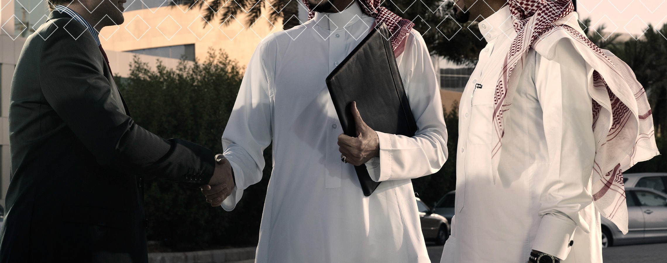 مفهوم التستر التجاري في المملكة العربية السعودية، العقوبات المترتبة عليه، وكيفية الإبلاغ عن المخالفات عبر وزارة التجارة