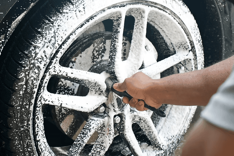 LV Fresh Details Cleaning a Tire rim.