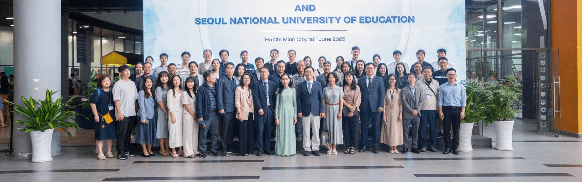 Trường Đại học Văn Lang và Trường Đại học Sư phạm Quốc gia Seoul (Hàn Quốc) ký kết MOU