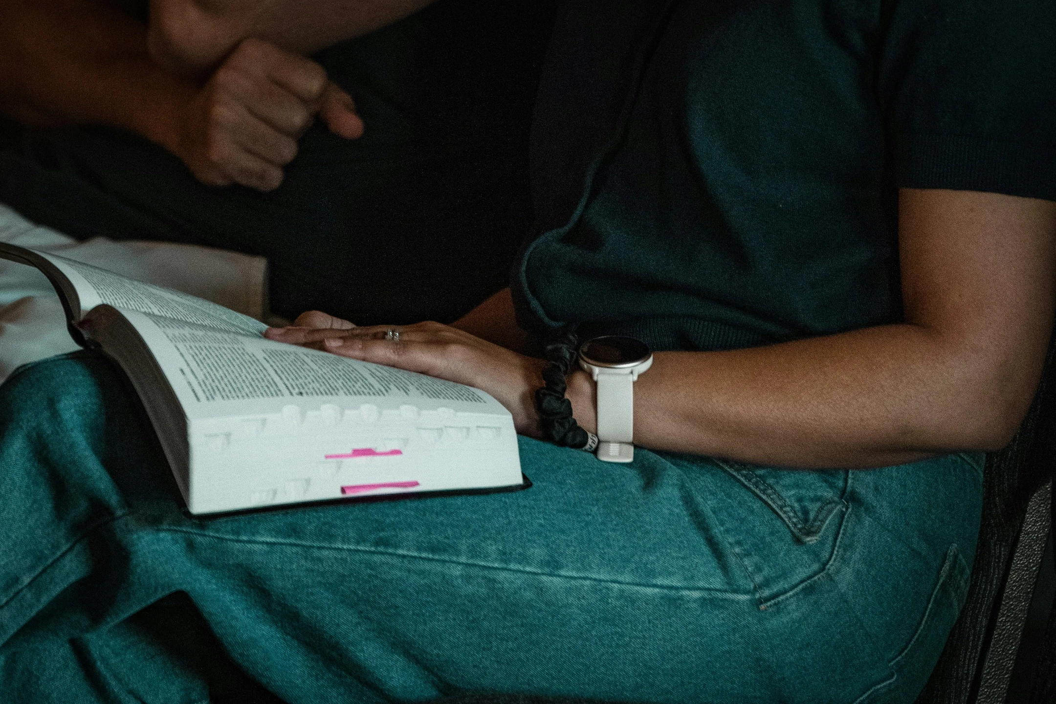 Student reading an SSC book
