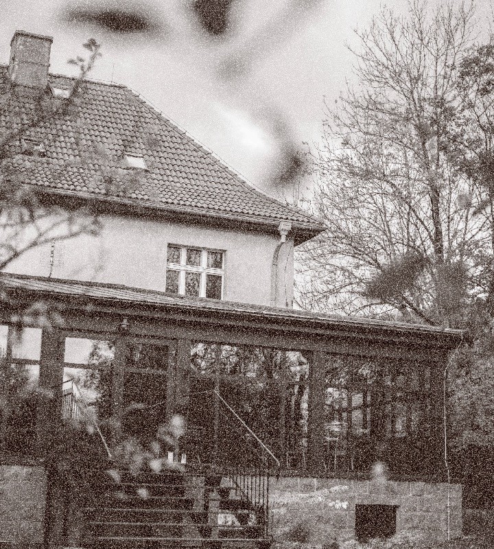 Villa Stara Apteka hotel dla grup z przeszkloną werandą i przestrzenią wspólną dla gości