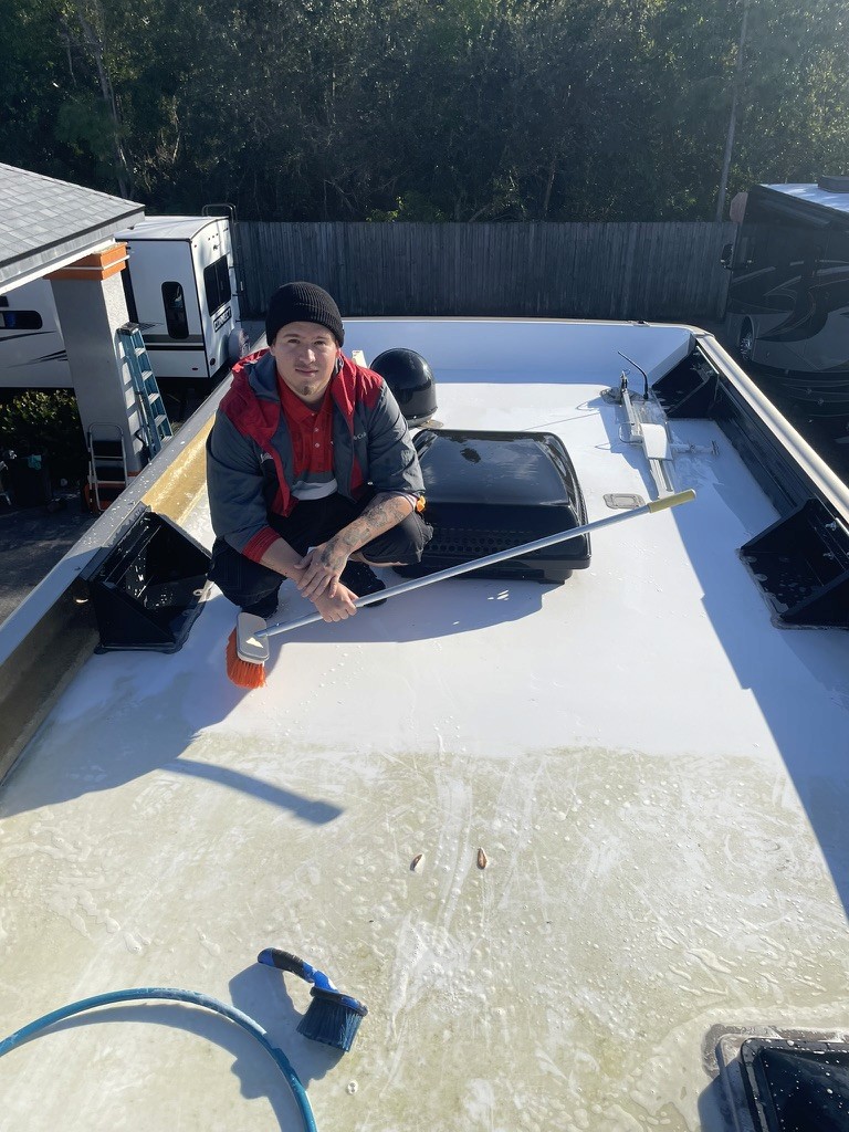 RV roof cleaning