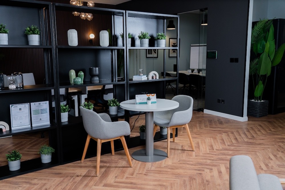 Collaborative seating area at DIOM Rubeen 209 headquarters in Riyadh