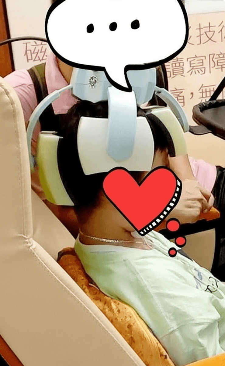 小朋友帶着狀元智能帽