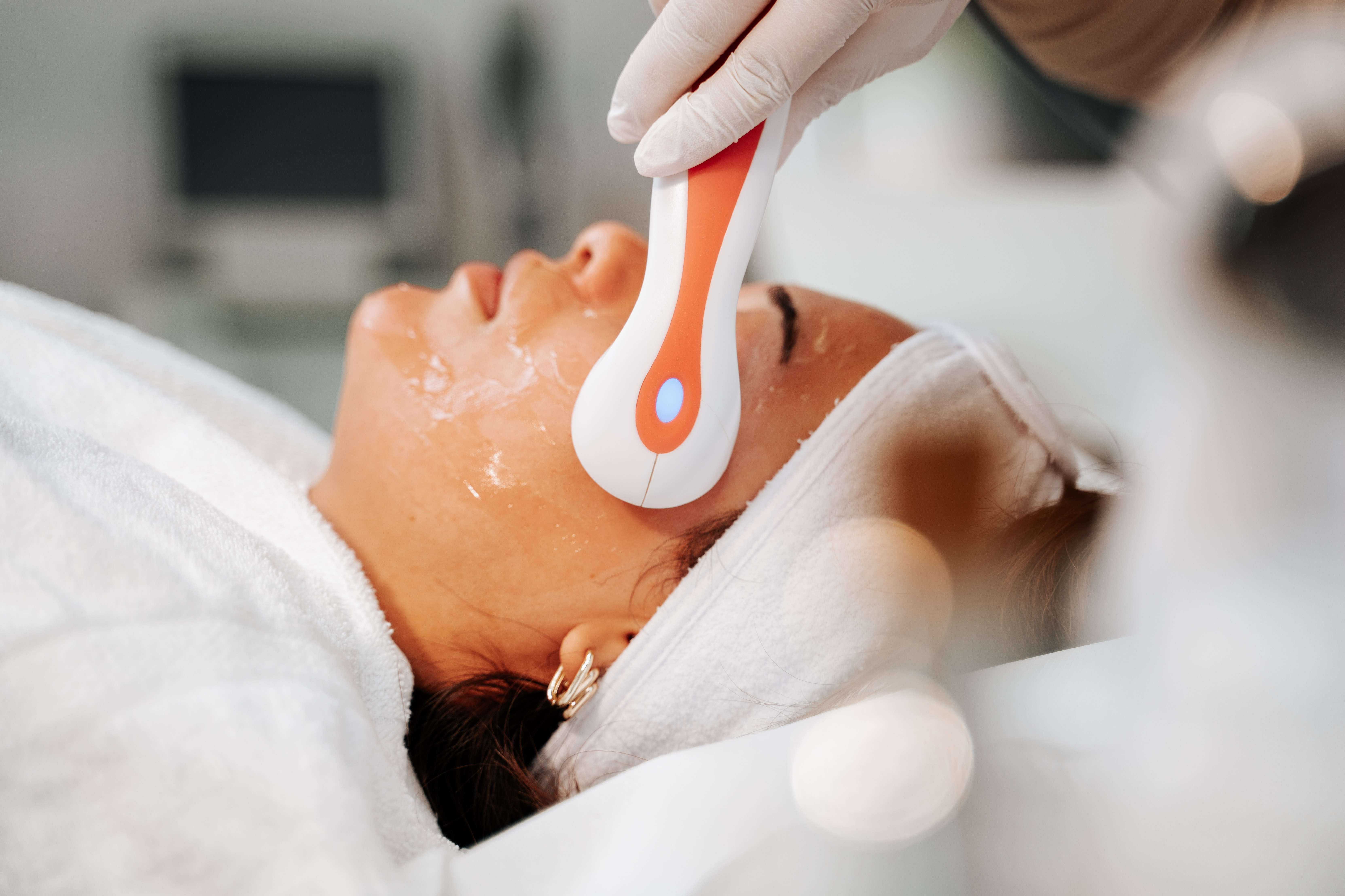 Dynamic picture of a cyclist riding downhill