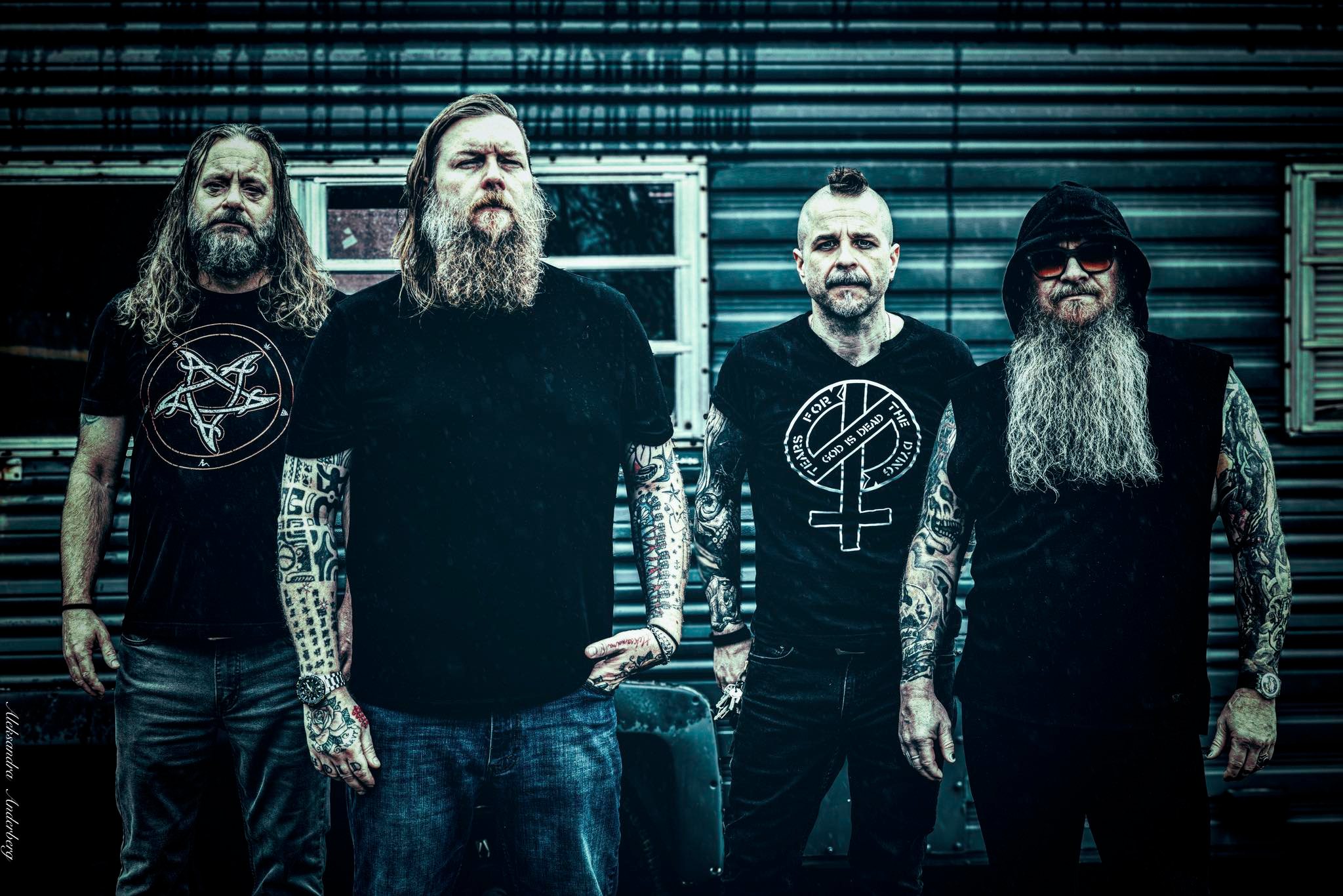  Photo by © LungBurner promo