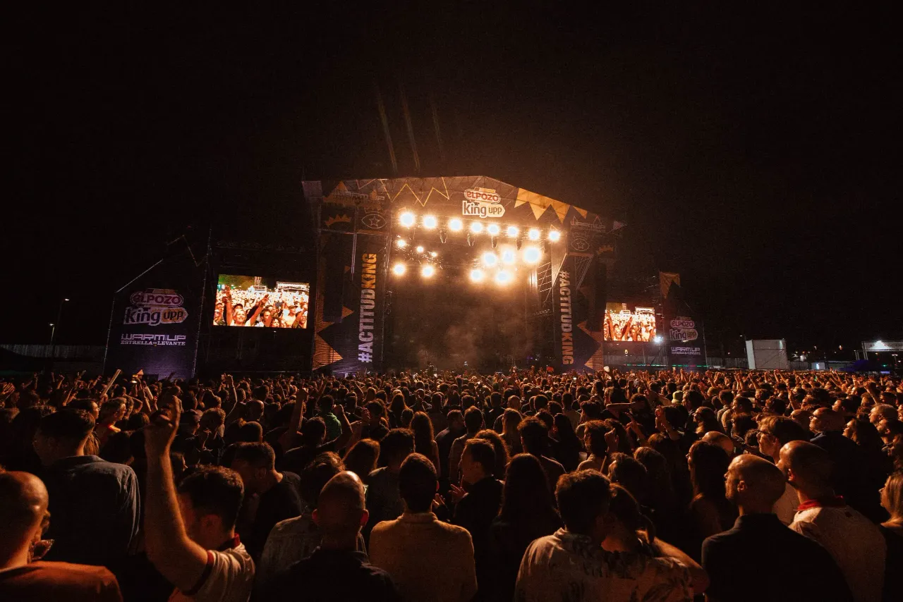 Festival de música por la noche en Murcia