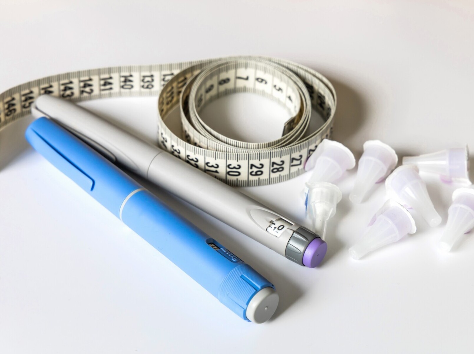 diabetes weight loss drug alongside tape measure to track weight loss progress