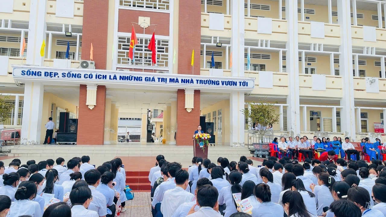 “Ngày hội hướng nghiệp” đến Cà Mau: gieo mầm ước mơ đến cực Nam Tổ quốc