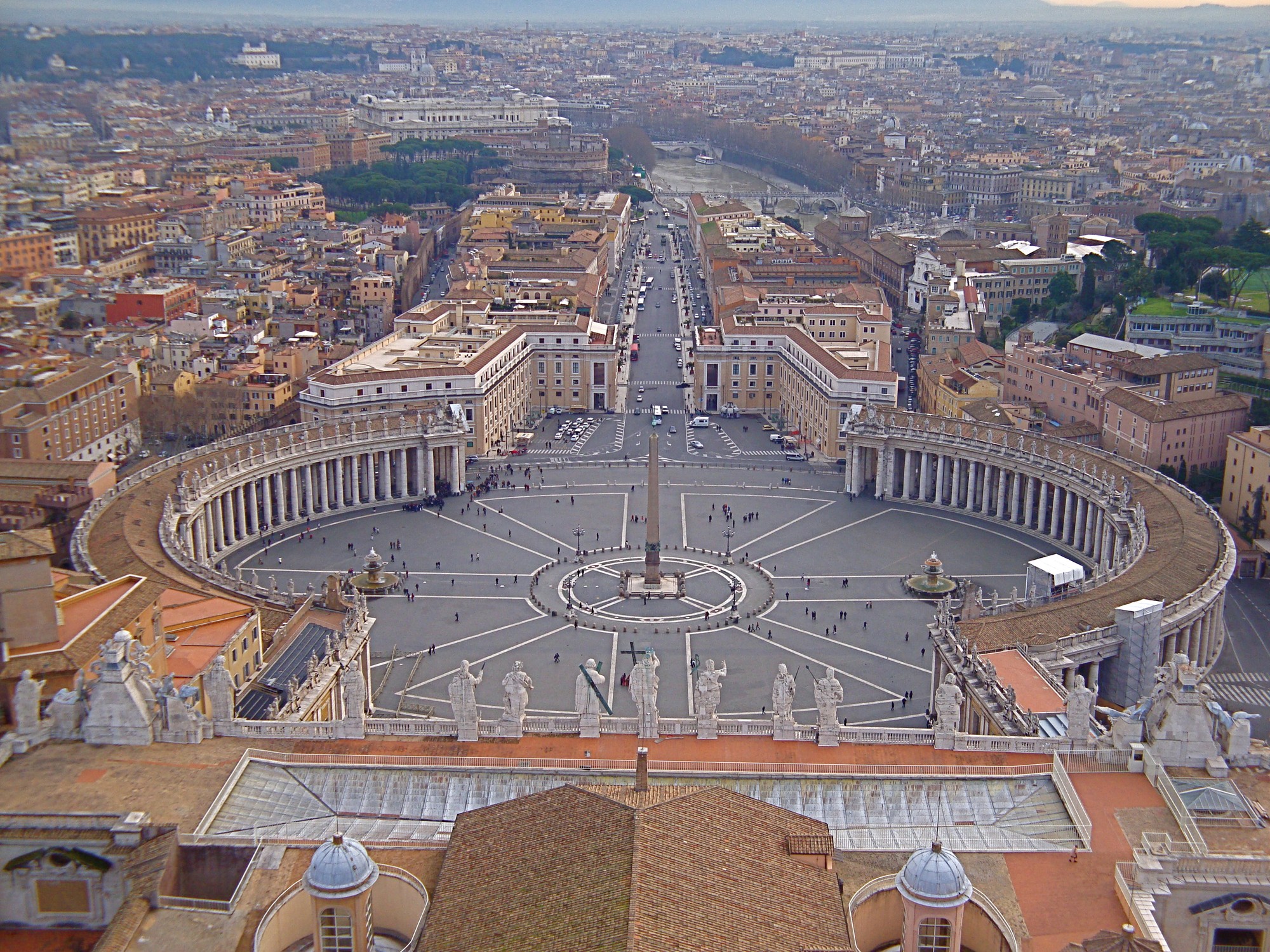 photography of dam during daytime