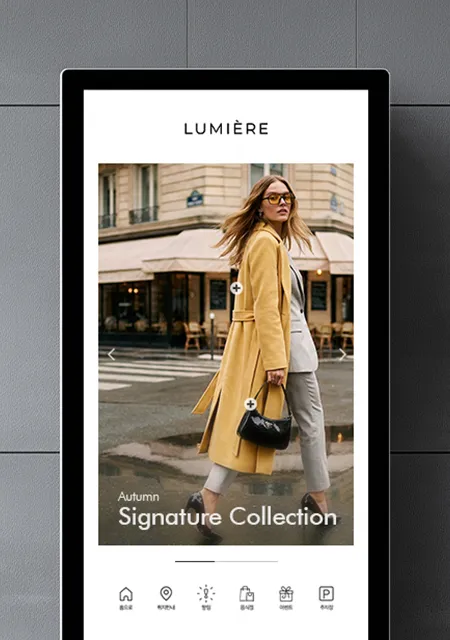 코트를 착용한 모델 이미지를 기반으로 상품을 안내하는 키오스크 화면