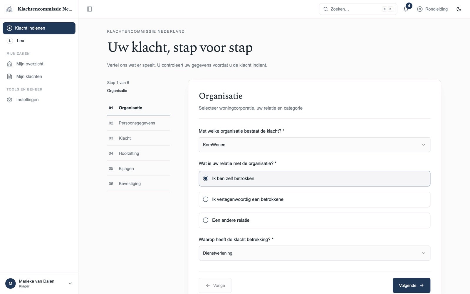 Het formulier Uw klacht, stap voor stap bij Klachtencommissie Nederland, stap 1 van 6 Organisatie: KernWonen gekozen, Ik ben zelf betrokken, en de klacht heeft betrekking op Dienstverlening.