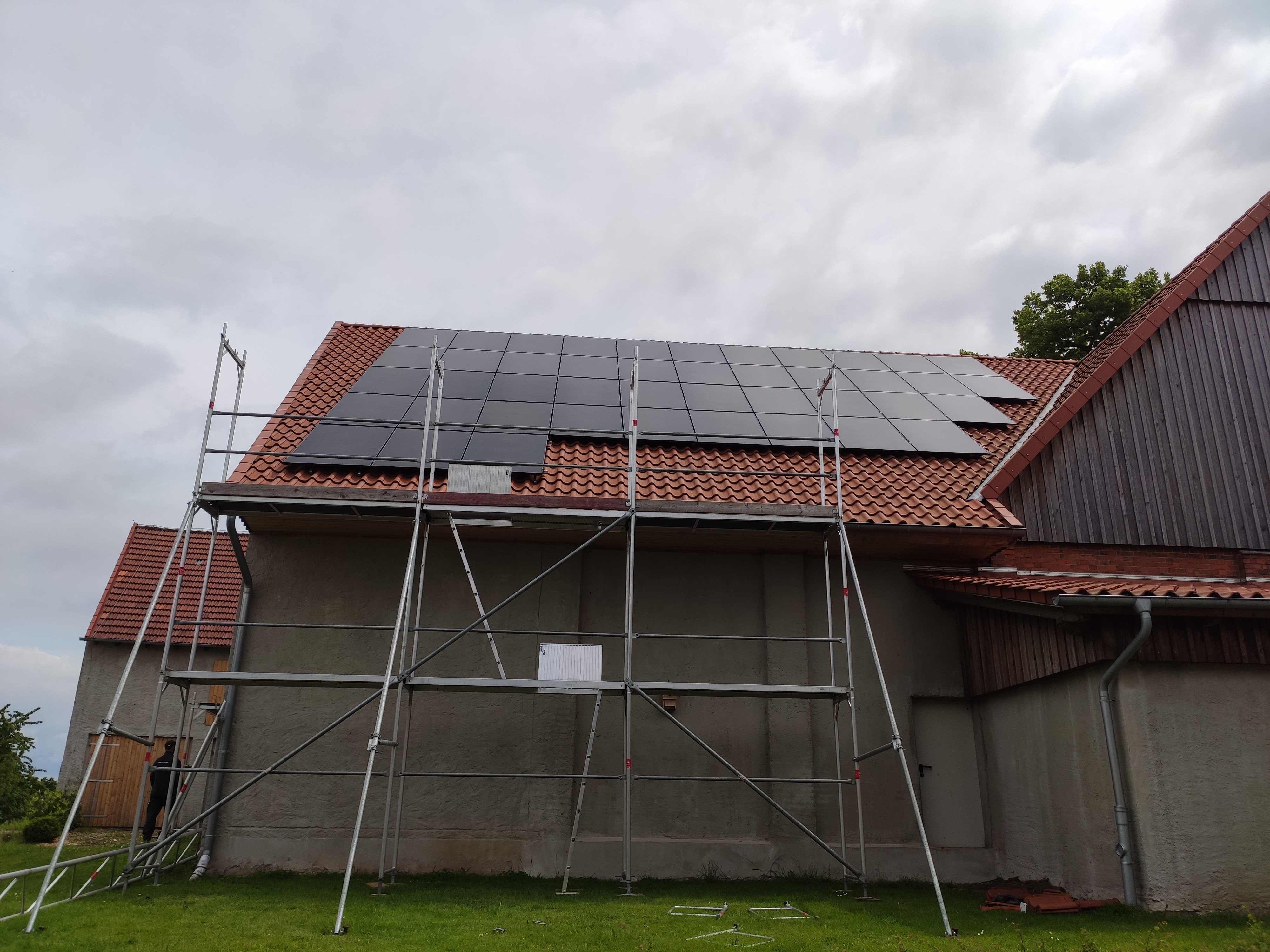 Dach mit PV-Anlage in Ottenstein