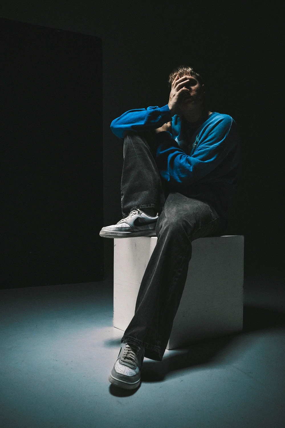 DJ Portrait Fotografie Erfurt - Minimalistisches Lichtdesign im wytspace Mietstudio
