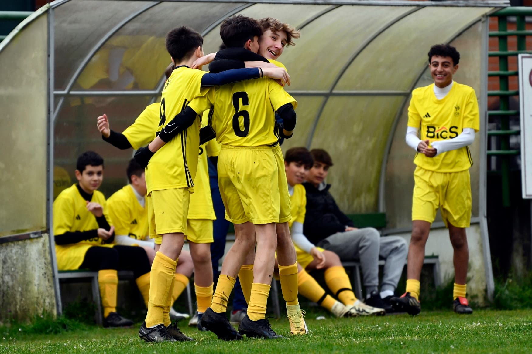Group of young players during Pianeta Sport match