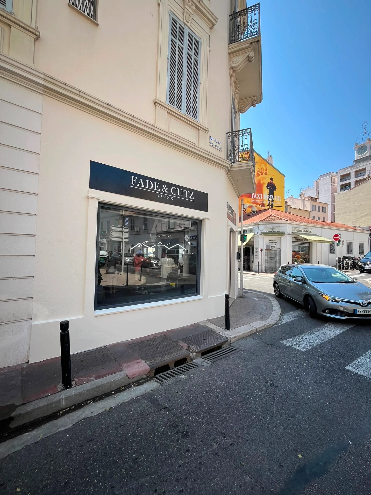 renovation-peinture-exterieure-commerce-cannes_geotagged.webp