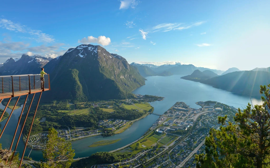 Fottur over Romsdalseggen og Rampestreken | Expa Travel