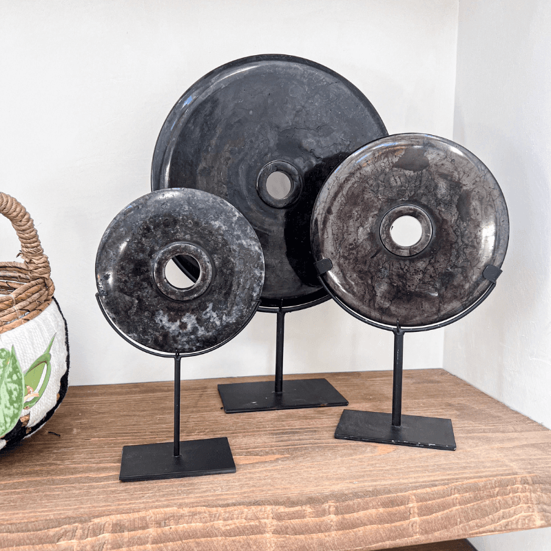 Ensemble de disques en marbre noir