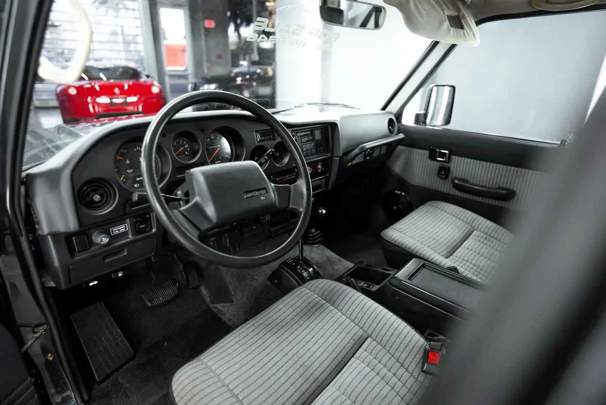 1989 Toyota Land Cruiser FJ62 photo 9