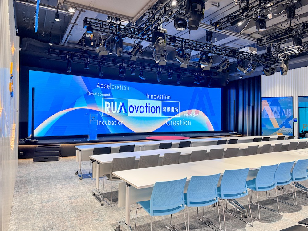 香港Runnovation工作坊空間挑戰：開放布局 vs 傳統提升靈活性Runnovation workshop space challenges Hong Kong: open-plan vs traditional for flexibility