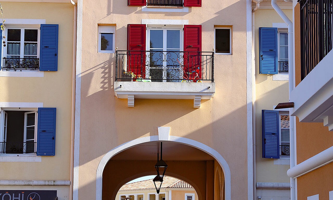 Woman Front Zoom Pose