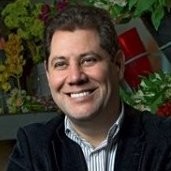 Clóvis Souza é CEO da Giuliana Flores