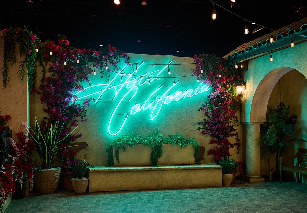 Hotel Caifornia neon sign