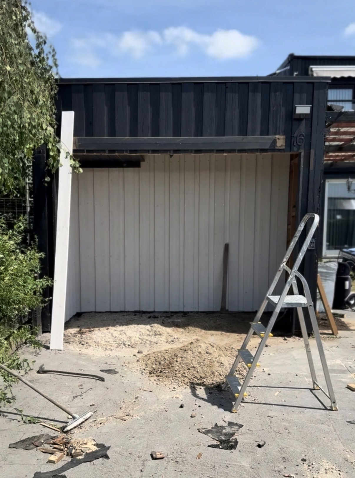 Ombyggnad från förråd till parkeringsplats – Bara, Skåne