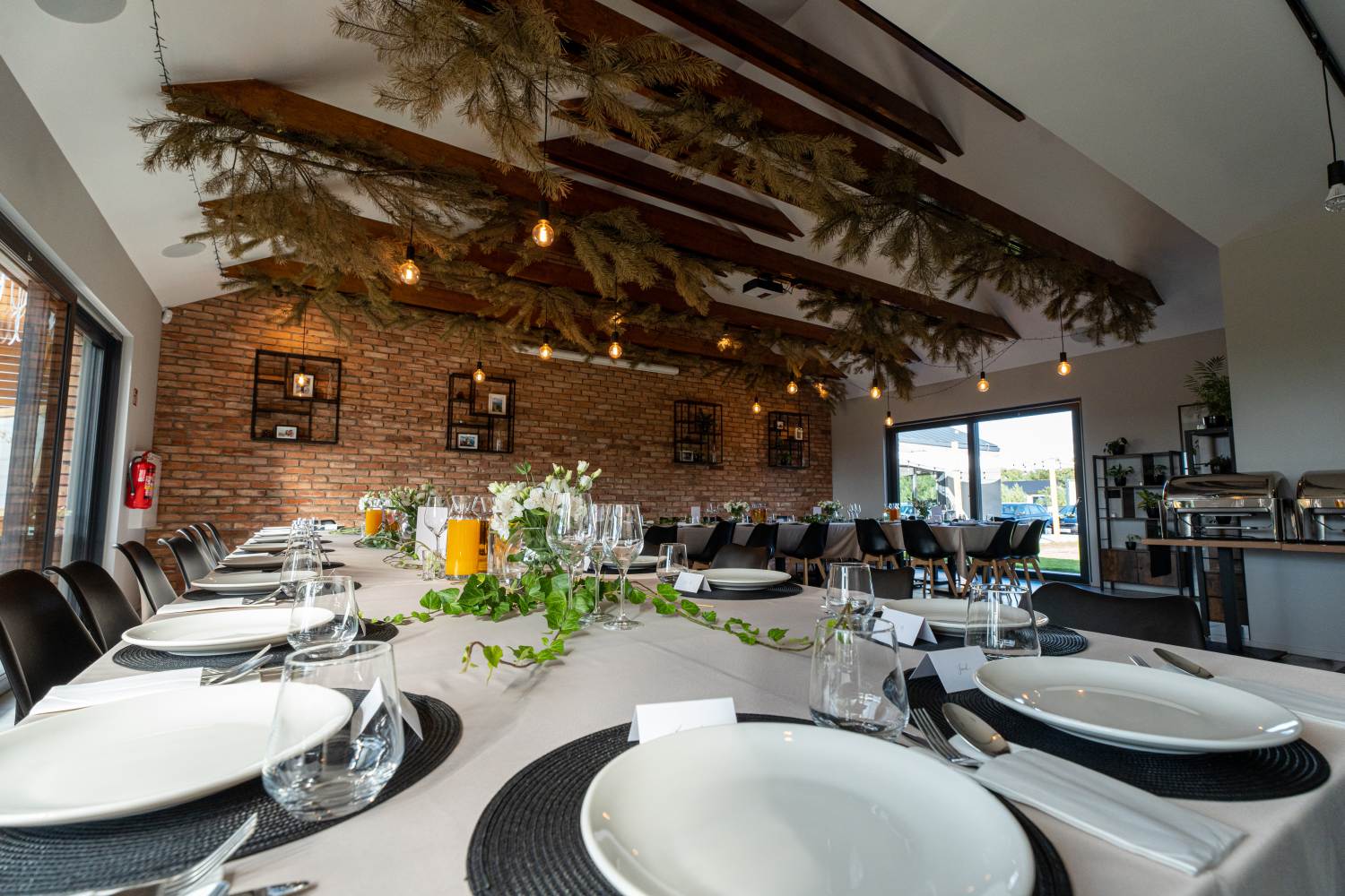 przyjęcie okolicznościowe w eleganckiej sali pod Poznaniem