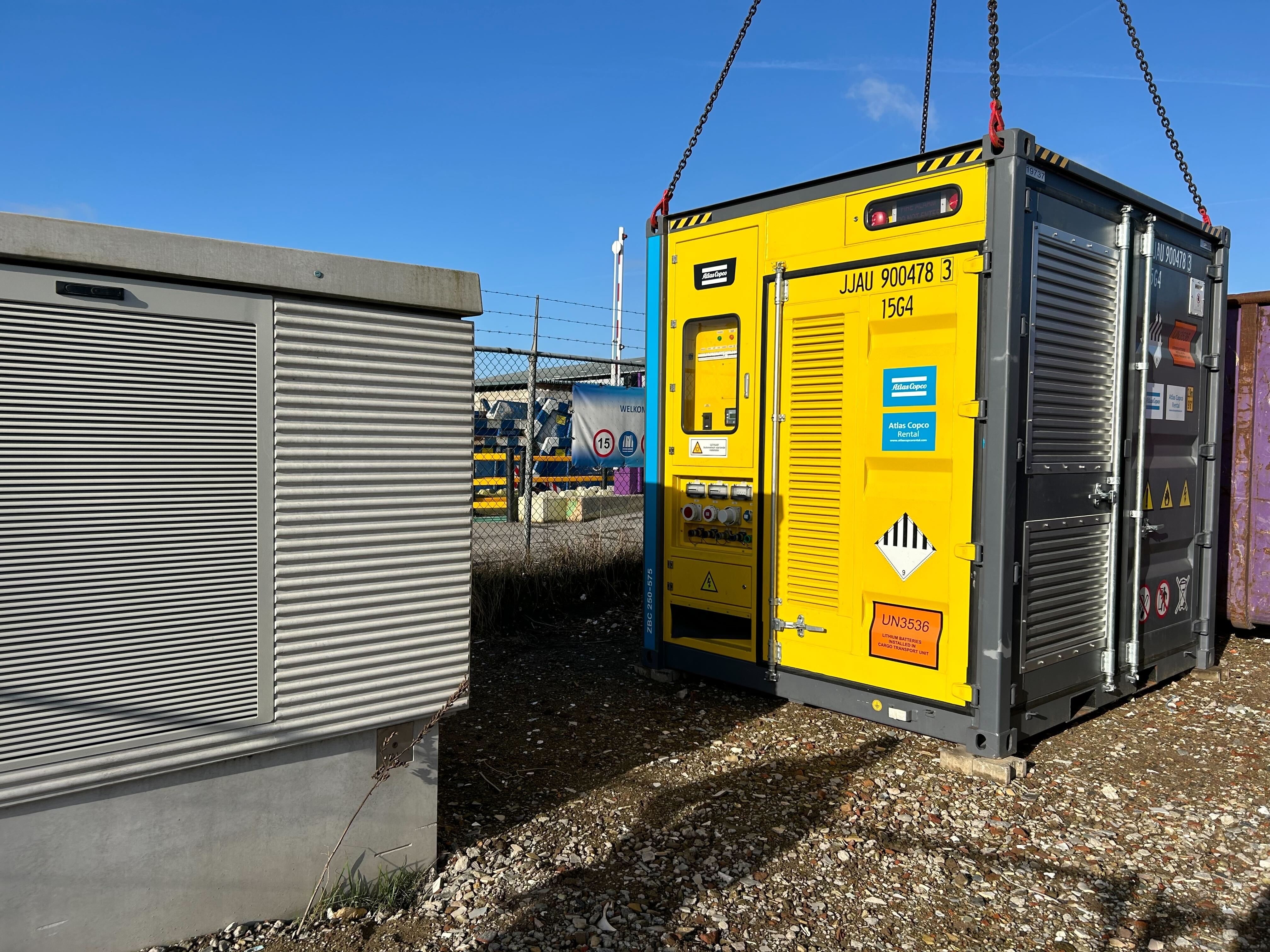 Battery for trading on the electricity grid