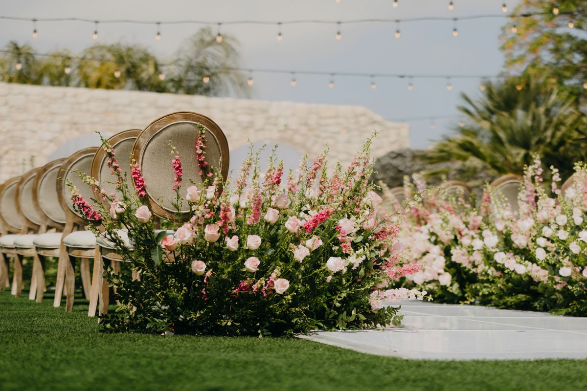 Miracle Garden by Adisleidys | About Us
