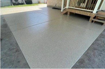 Flake epoxy concrete patio with durable outdoor finish
