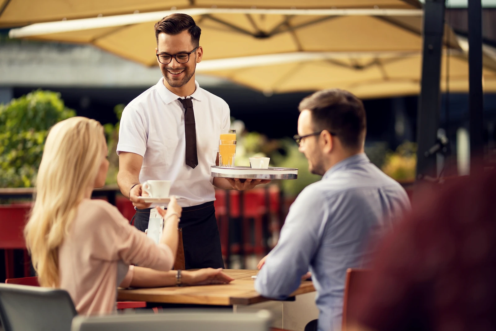 Vrolijke Horeca medewerker