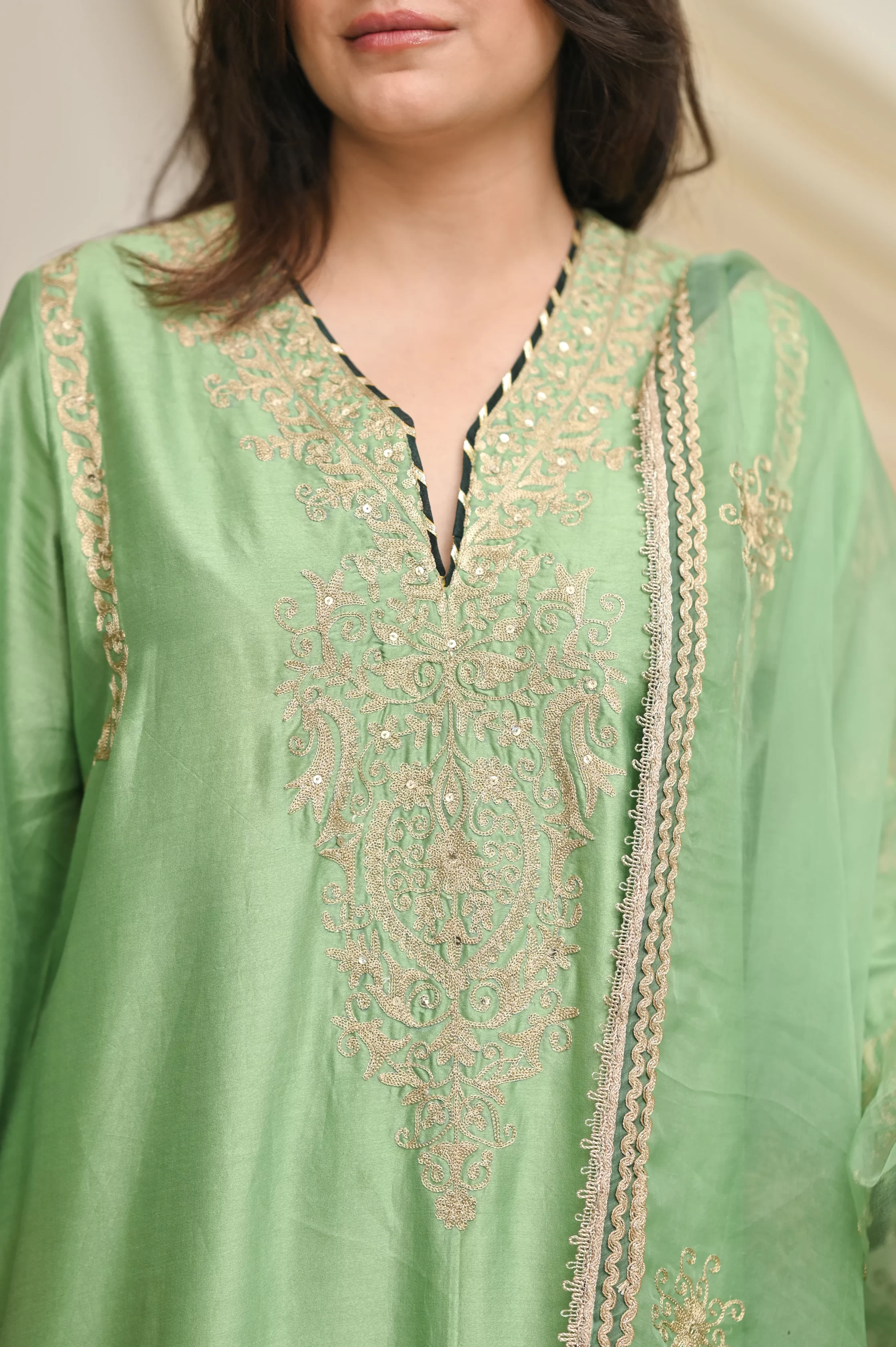 Elegant Green Embroidered Silk Suit 2