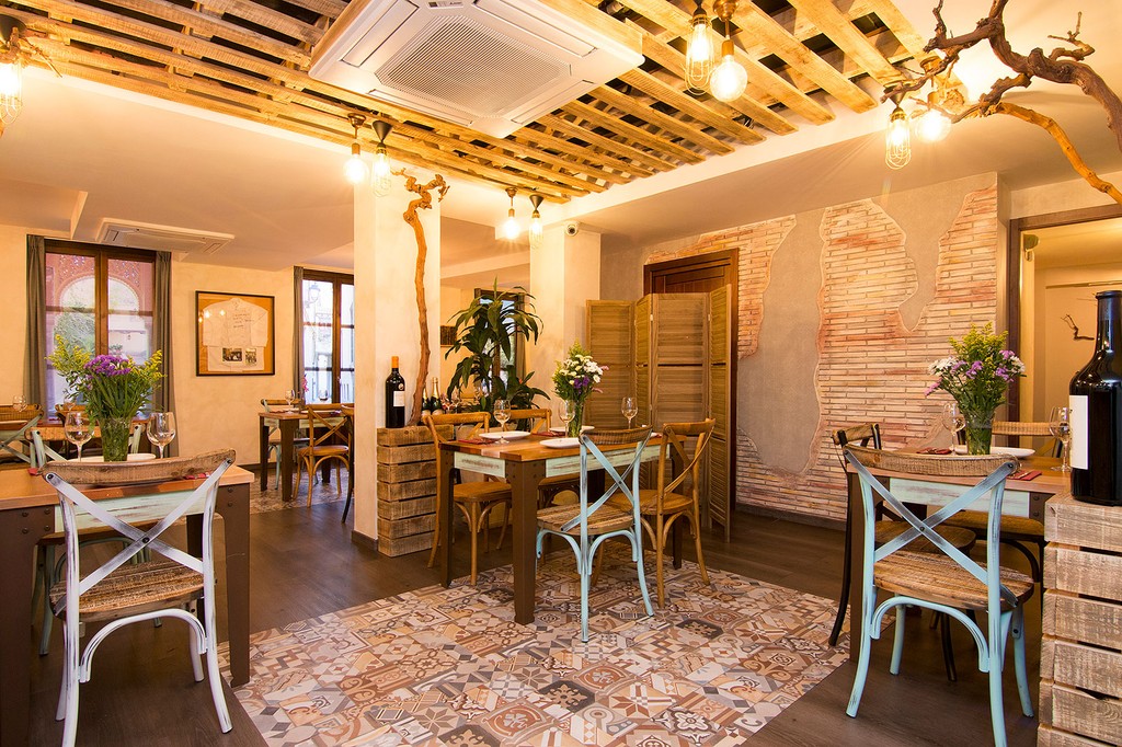 dining table in the restaurant