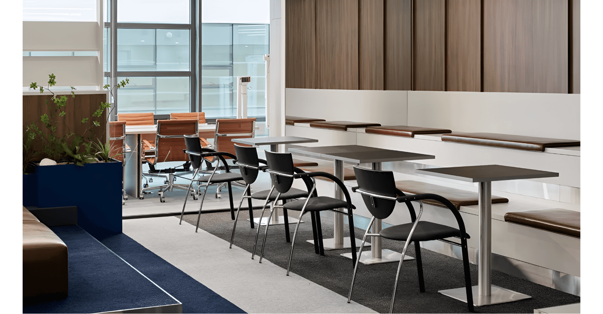 STL 기업의 계단형 벤치 라운지 공간