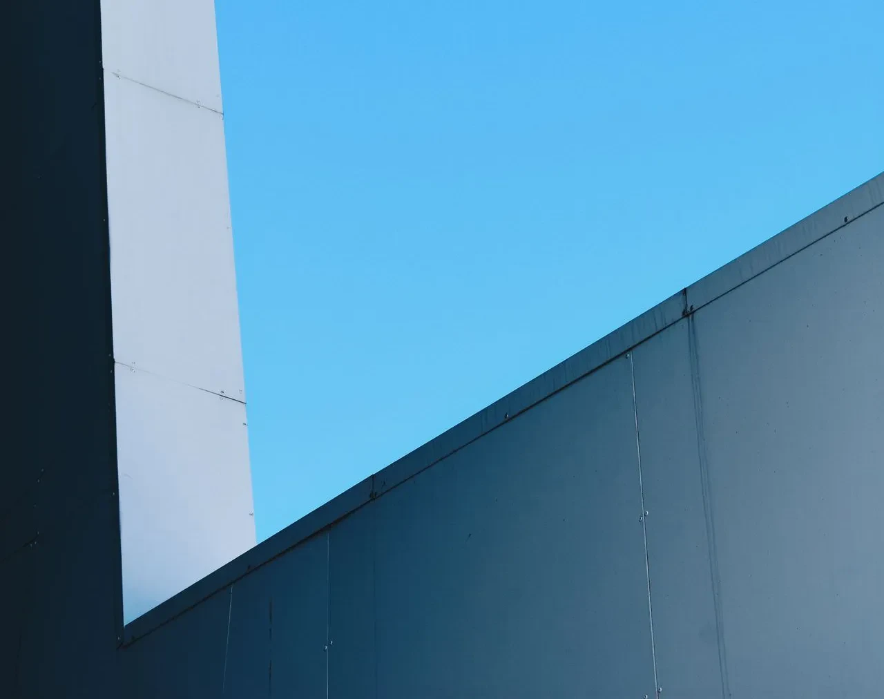 Modern residential property protected by integrated security systems