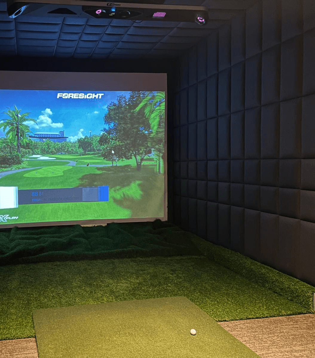 Hotel Bifrost Golf Simulator Photo