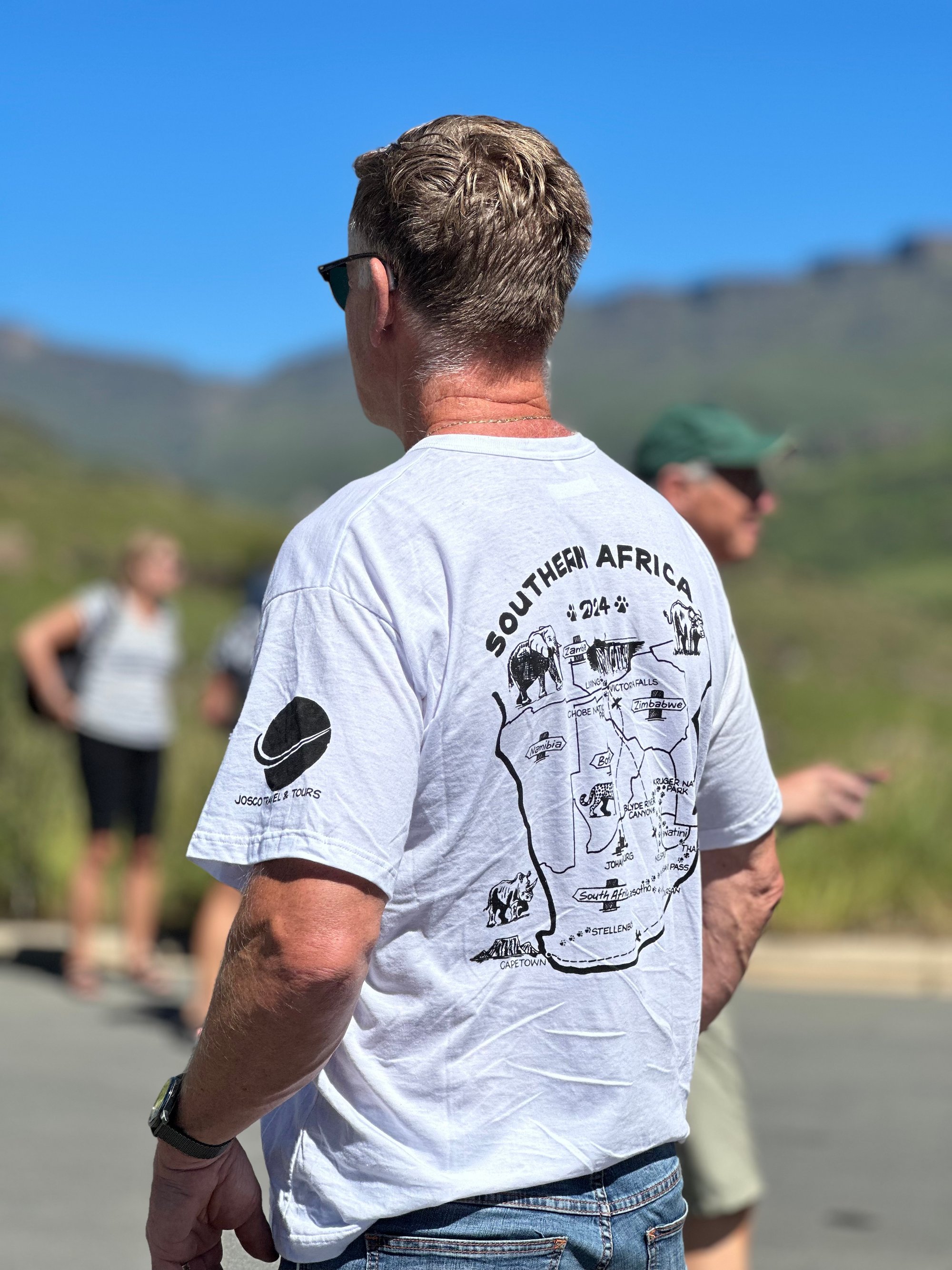 homem de férias com mala