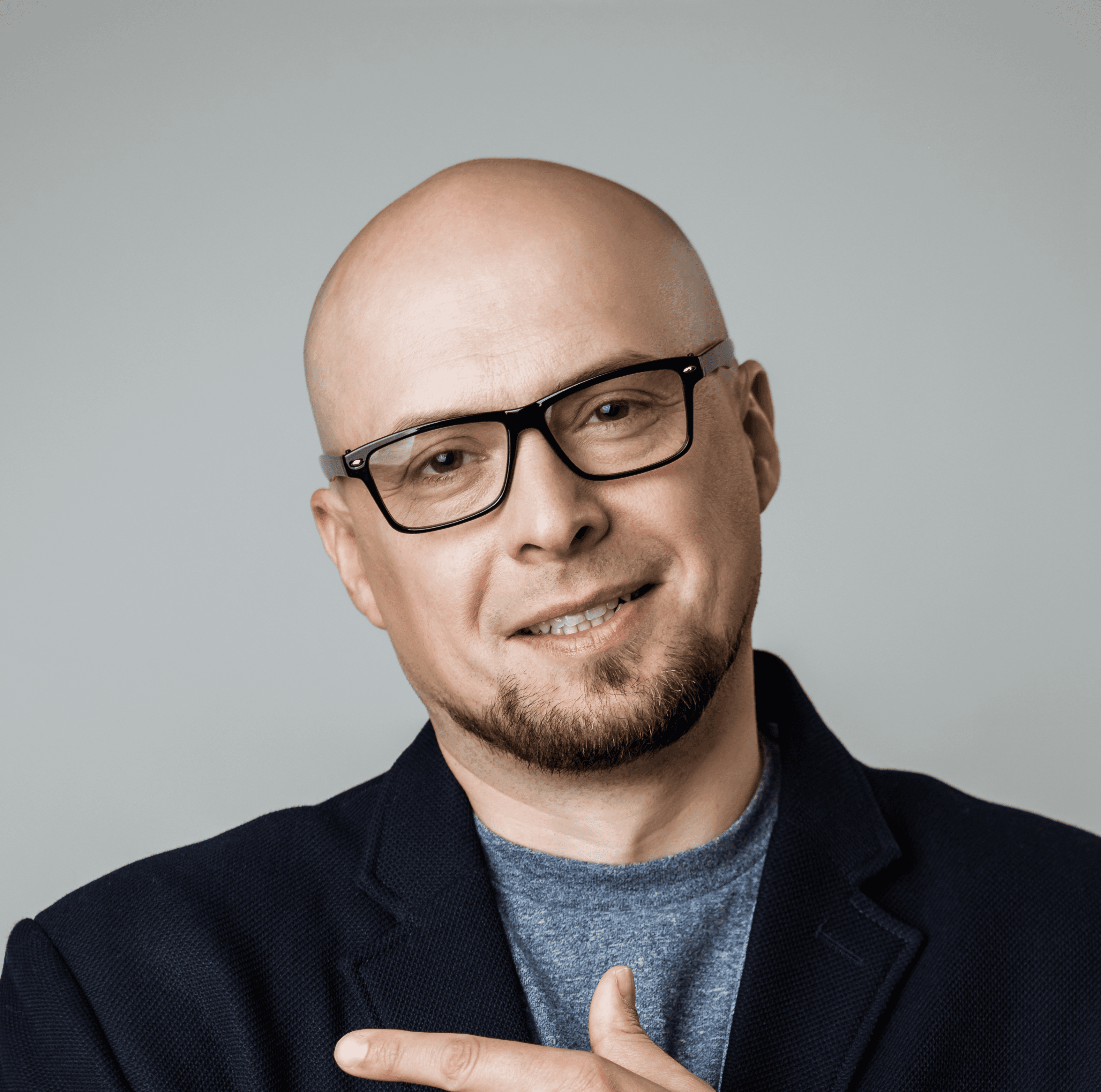 Gabriel Abussafi, visionário e inovador digital, lidera as operações do GG Studio, empresa especialista em tecnologia, estratégia e inovação para aumentar vendas de infoprodutos.
