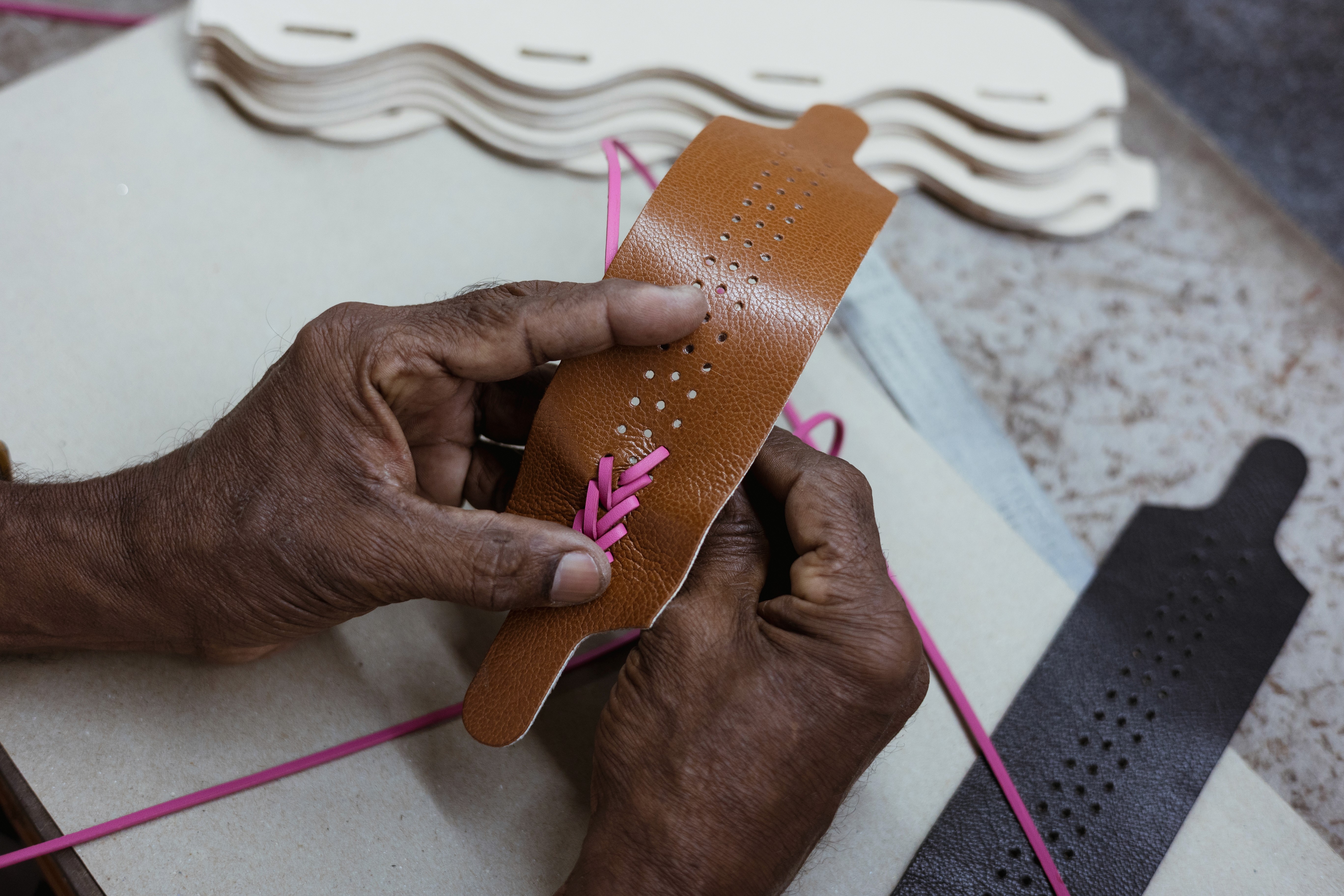 Leather Artisan Stitching Handbag Strap - Hero Image