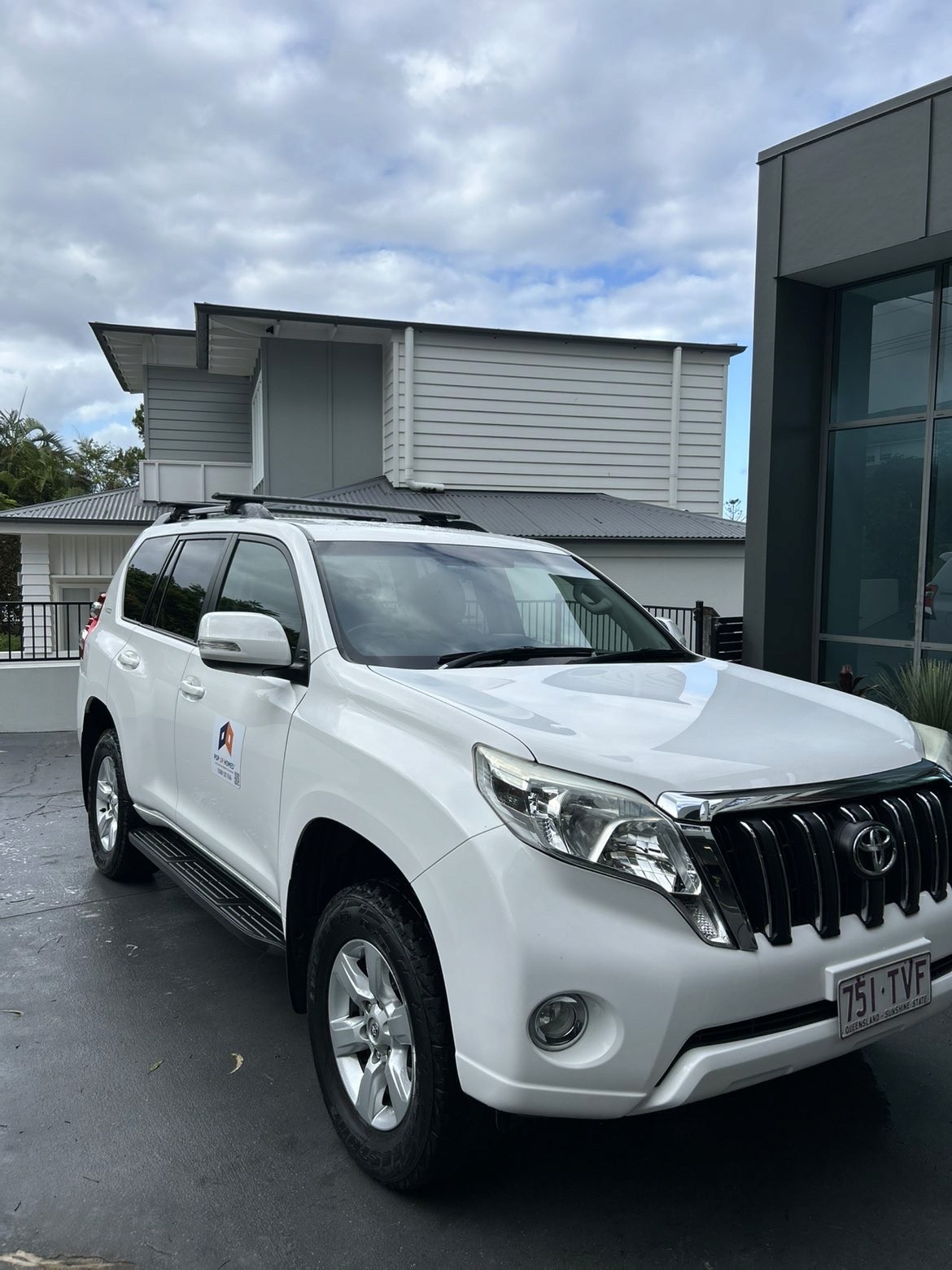 Dynamic picture of a cyclist riding downhill