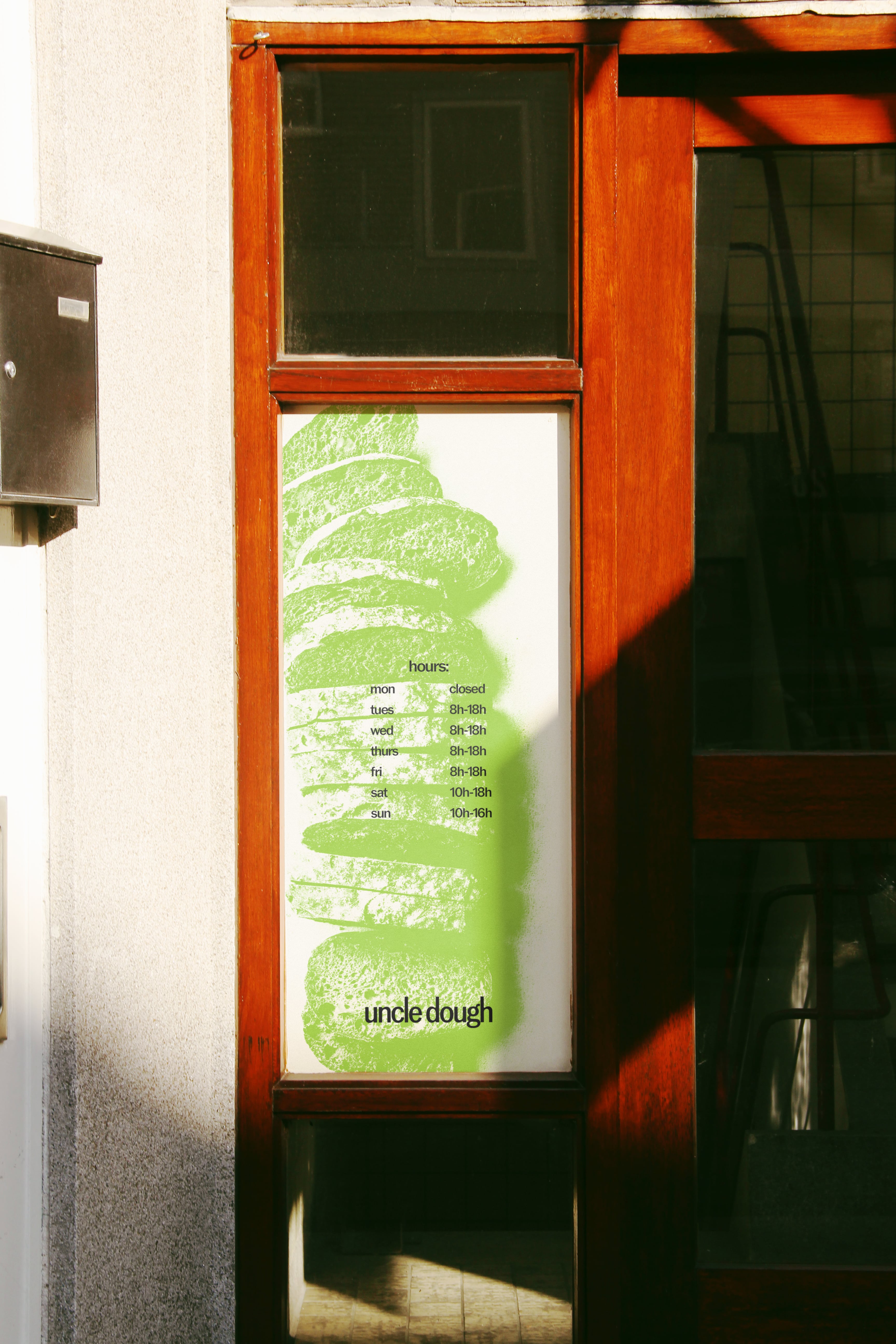 Branding, visual identity, packaging and logo design for sourdough bakery brand