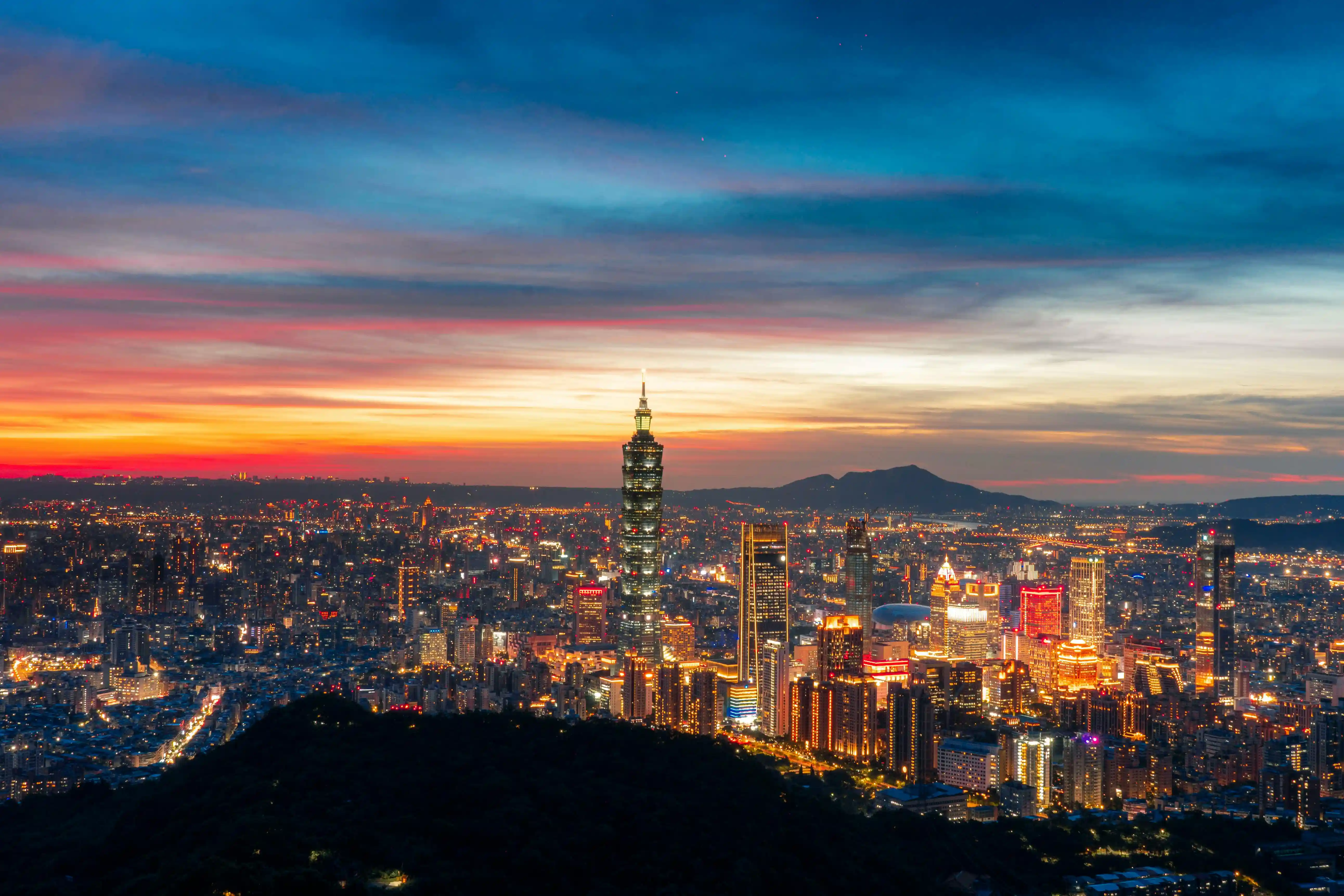 taipei skyline at night taiwan