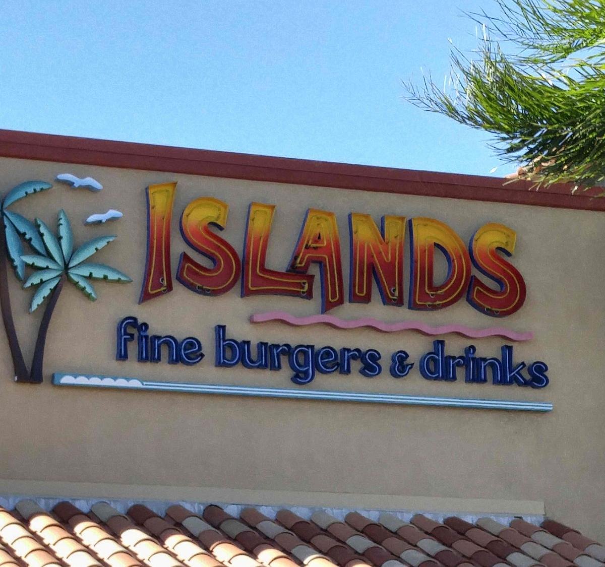 Front of Petit Trois Sherman Oaks