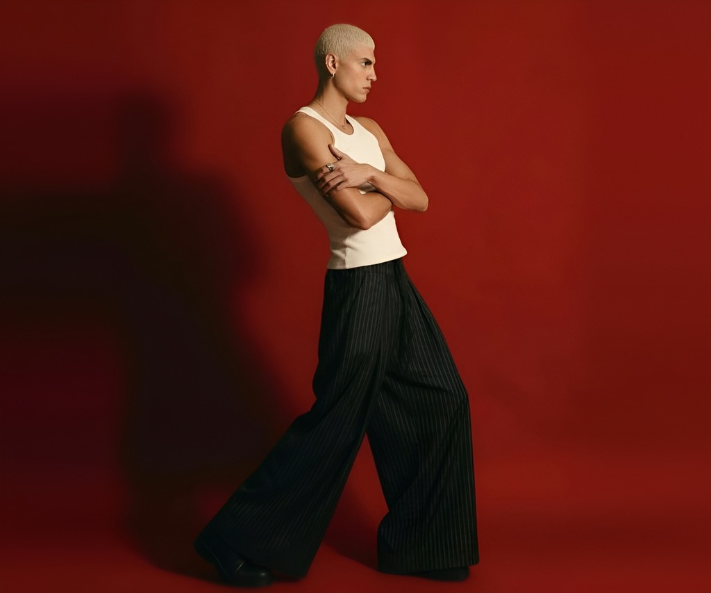 Dynamic Fashion Pose