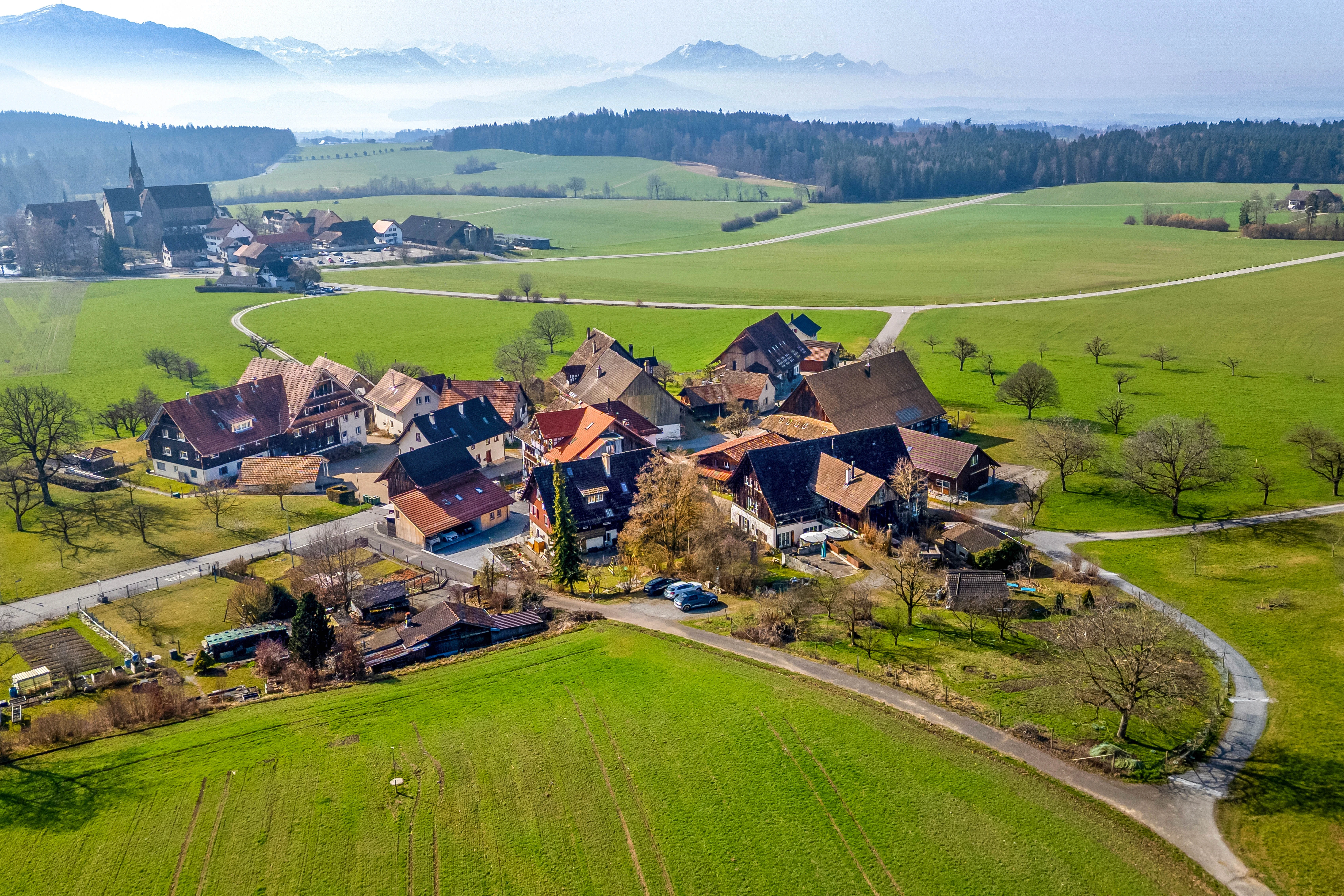 Exklusive 4½ Zimmer Luxuswohnung mit Gartenparadies
