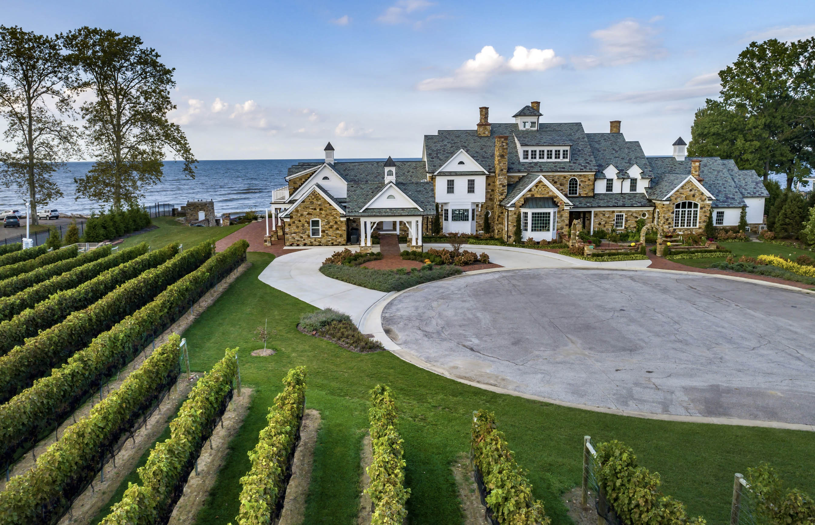 Vincent William Wine - A Unique Waterfront Winery Destination