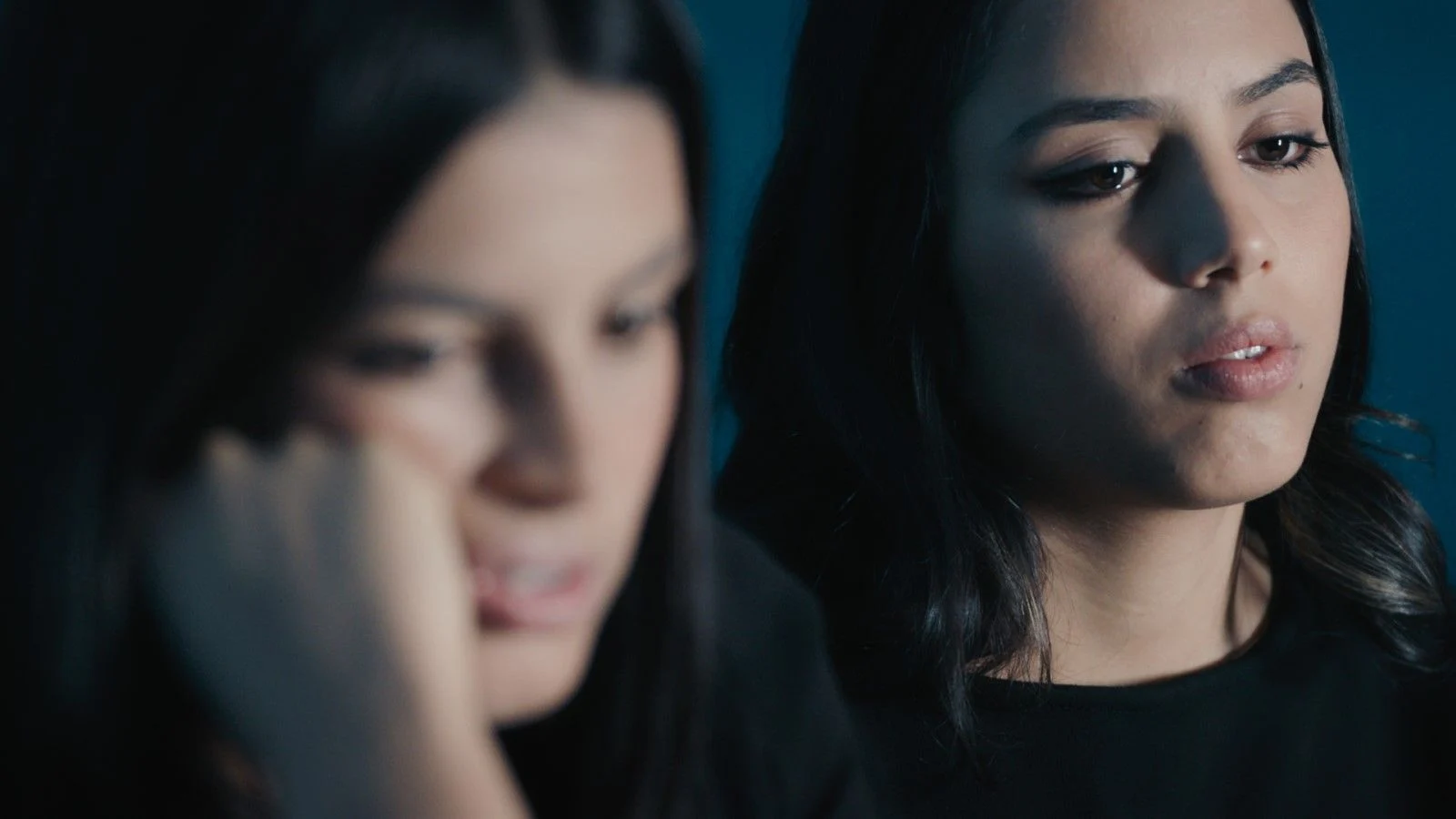 Image extraite du film Les Filles d'Olfa de Kaouther Ben Hania