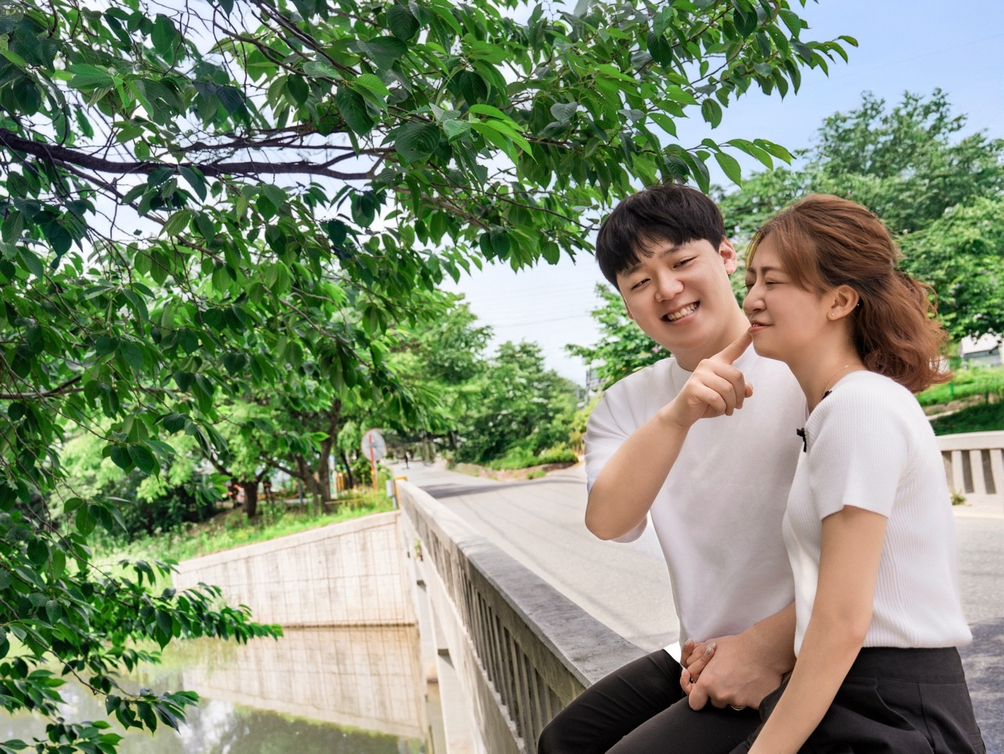 수원 여름 커플스냅 후기 | 황구지천 감성 야외 촬영 - 아워컬러스냅